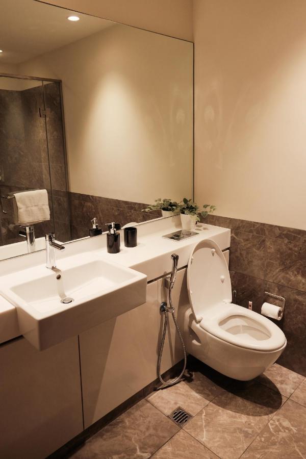 Brand New Water Front Luxury Cinnamon Suites Apartment In Heart Of Colombo City Exterior foto